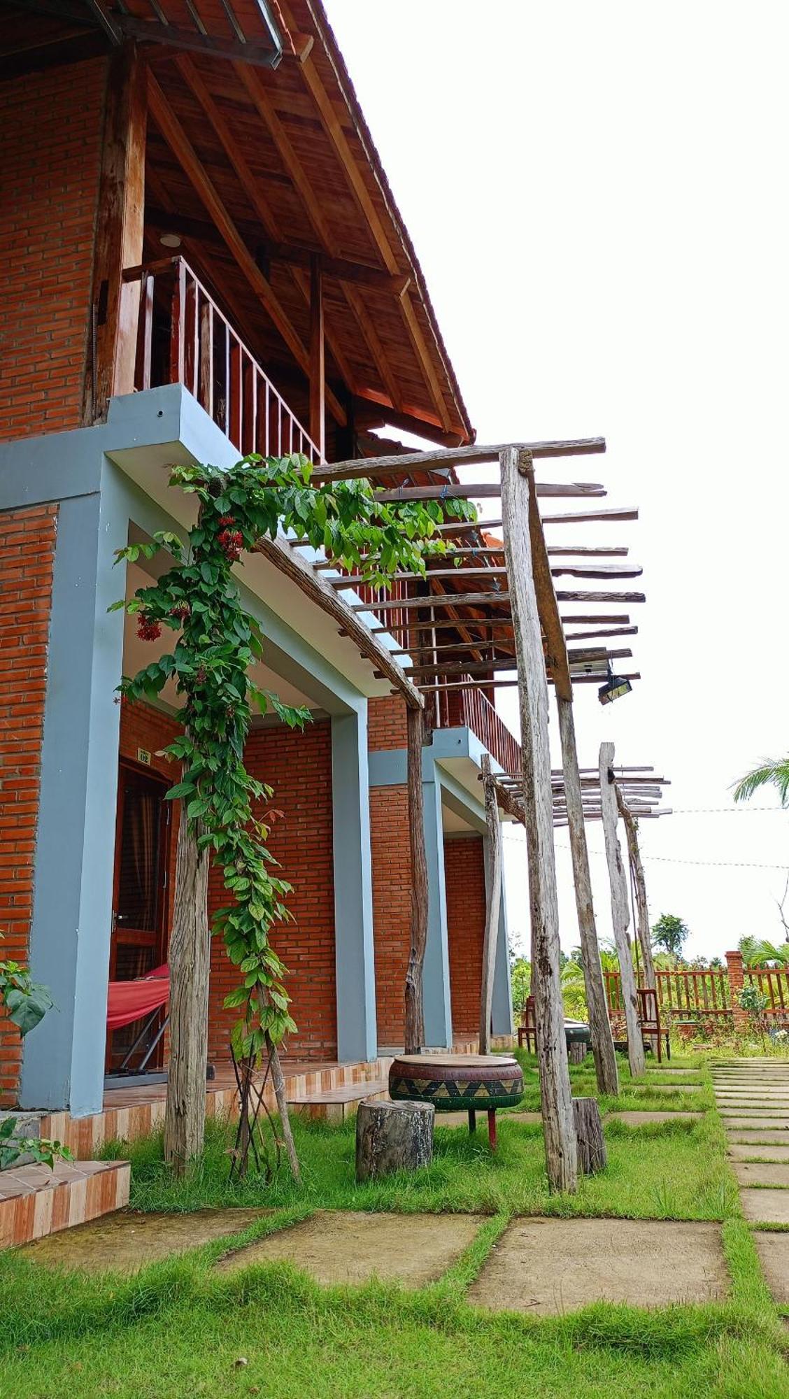 Sunny Eco Lodge Cat Tien Exterior photo